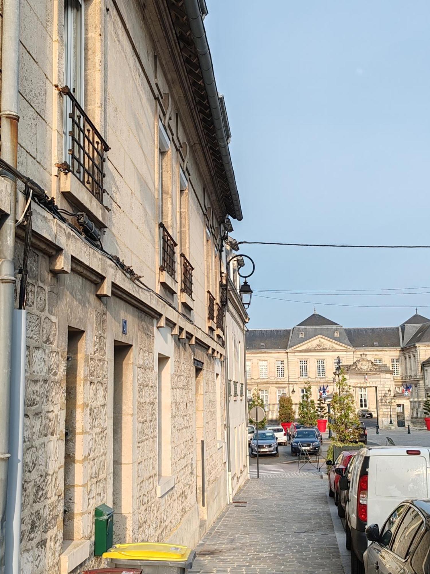 סוואסון Appartement T3 En Plein Coeur Du Centre-Ville מראה חיצוני תמונה